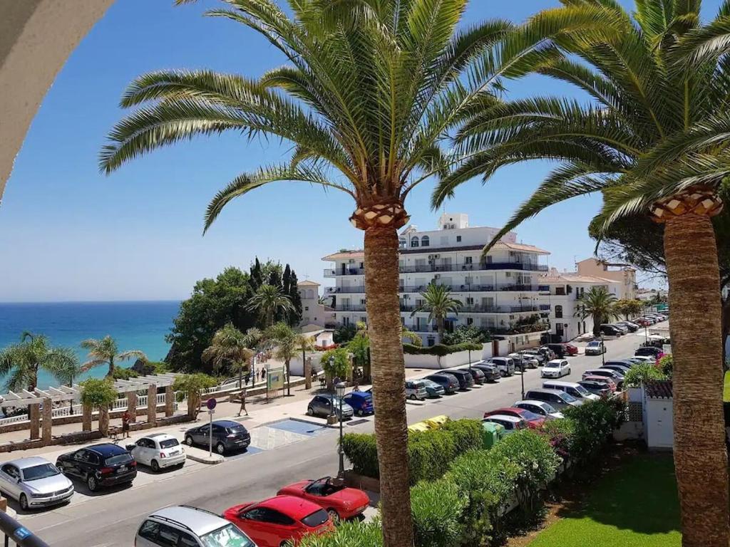 Edificio Verdemar - Stunning 1 Bed Apartment With Pool & Sea Views Нерха Екстериор снимка