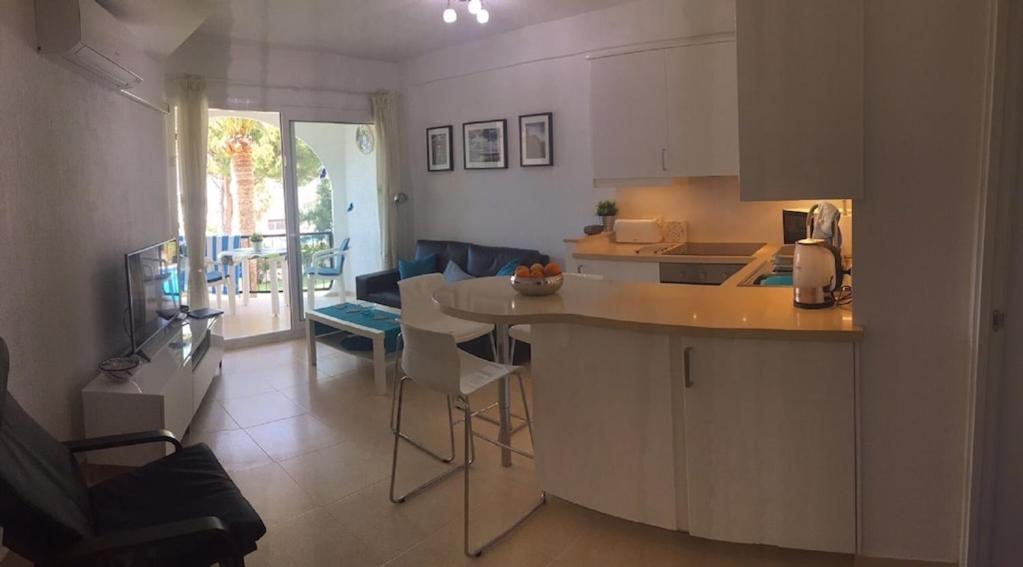 Edificio Verdemar - Stunning 1 Bed Apartment With Pool & Sea Views Нерха Екстериор снимка